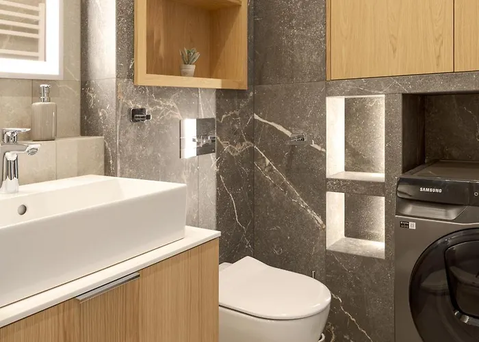 Brabank Emerald Luxury Fitness, Sauna & Parking By Grandview *